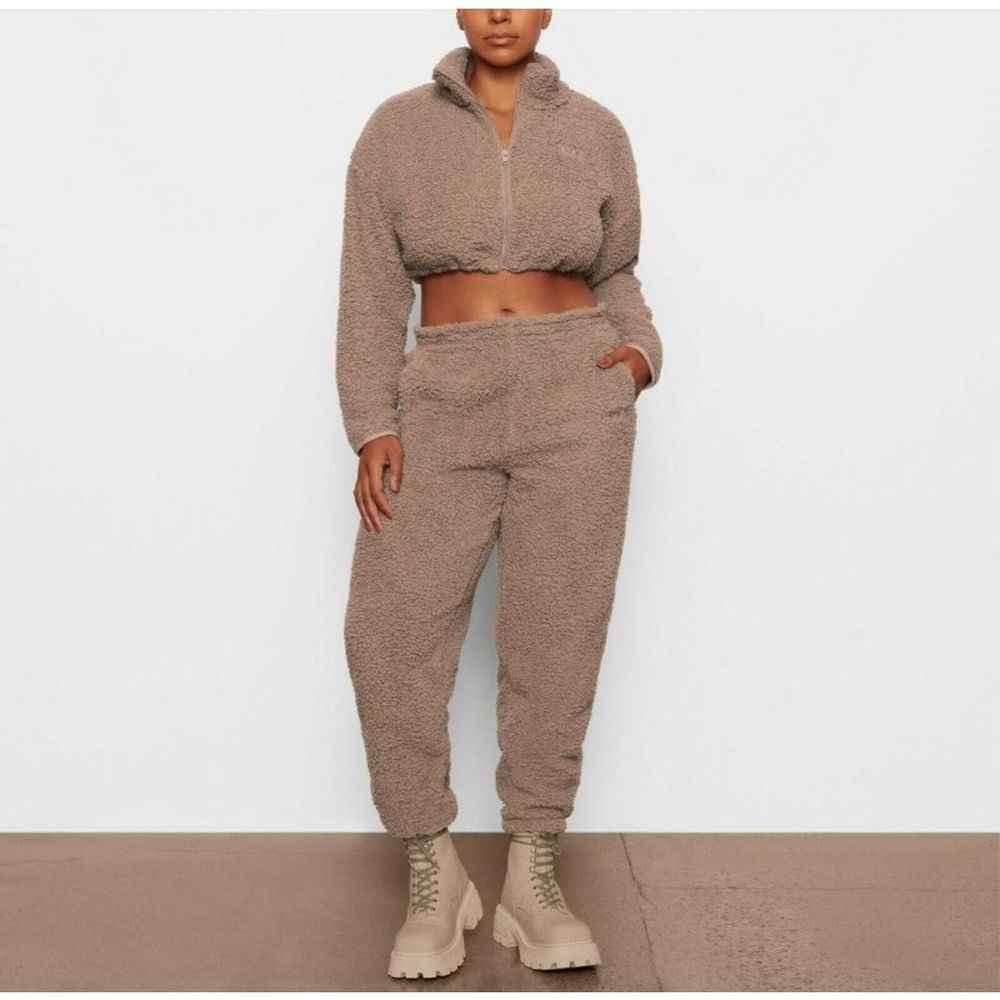 SKIMS Teddy High Pile Sherpa Jogger Desert Size L